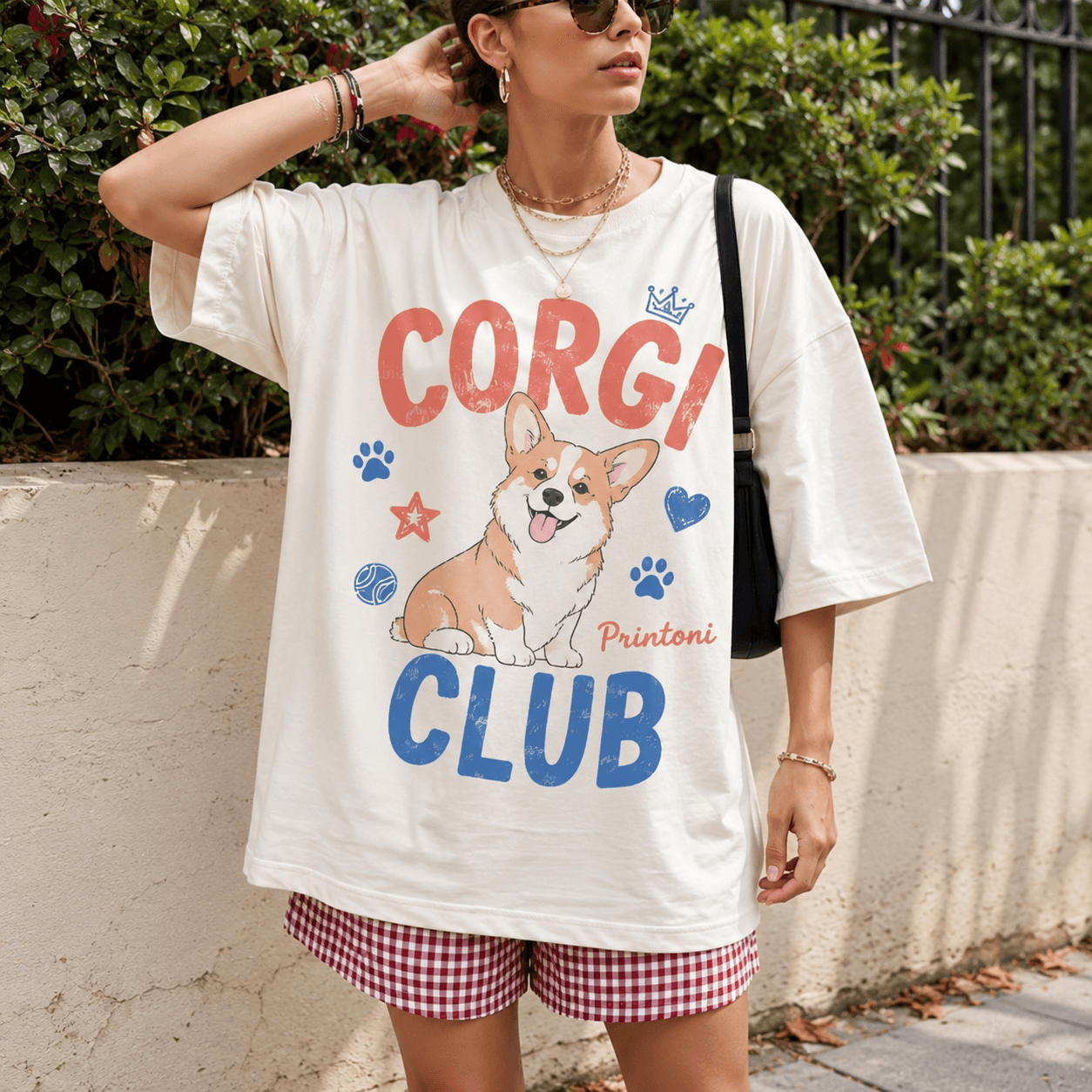 Golden Mom Club Shirt, Golden Retriever Mom Graphic Tee, Retriever Lover Gift, Dog Mom Shirt, Fur Mama Gift, Vintage Dog Tee