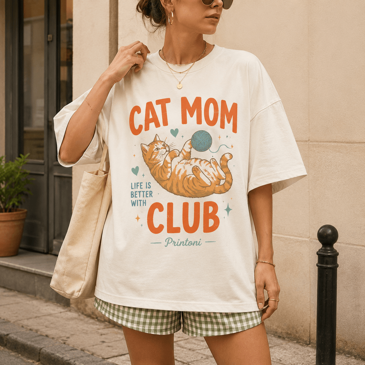 Golden Mom Club Shirt, Golden Retriever Mom Graphic Tee, Retriever Lover Gift, Dog Mom Shirt, Fur Mama Gift, Vintage Dog Tee