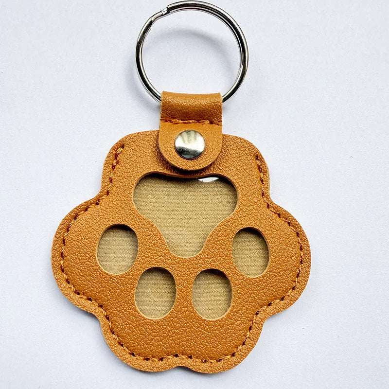 Dog Hair Collector Keychain Leather Pet Memorial Keepsake for Dogs and Cats, Fur Storage Pendant Charm Gift Keychain