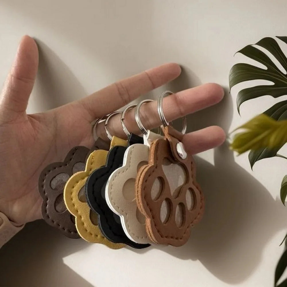 Dog Hair Collector Keychain Leather Pet Memorial Keepsake for Dogs and Cats, Fur Storage Pendant Charm Gift Keychain